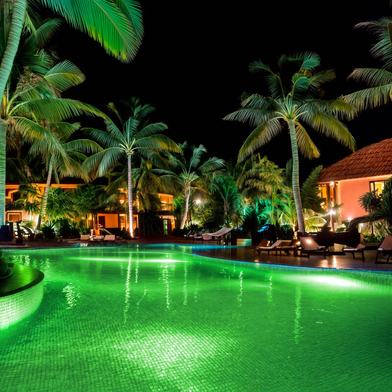 Foco LED RGBW Submersível para Piscina, 12 V CC, IP68, Aço Inoxidável, 20 W, XtraPool