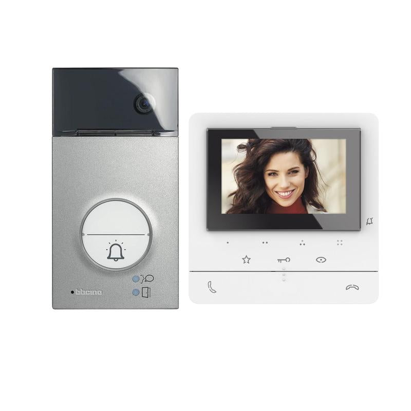 Kit Videoporteiro 1 Moradia 2 Fios com Placa LINEA 3000 e Ecrã Viva-voz CLASSE 100 Avançado BTICINO 364612