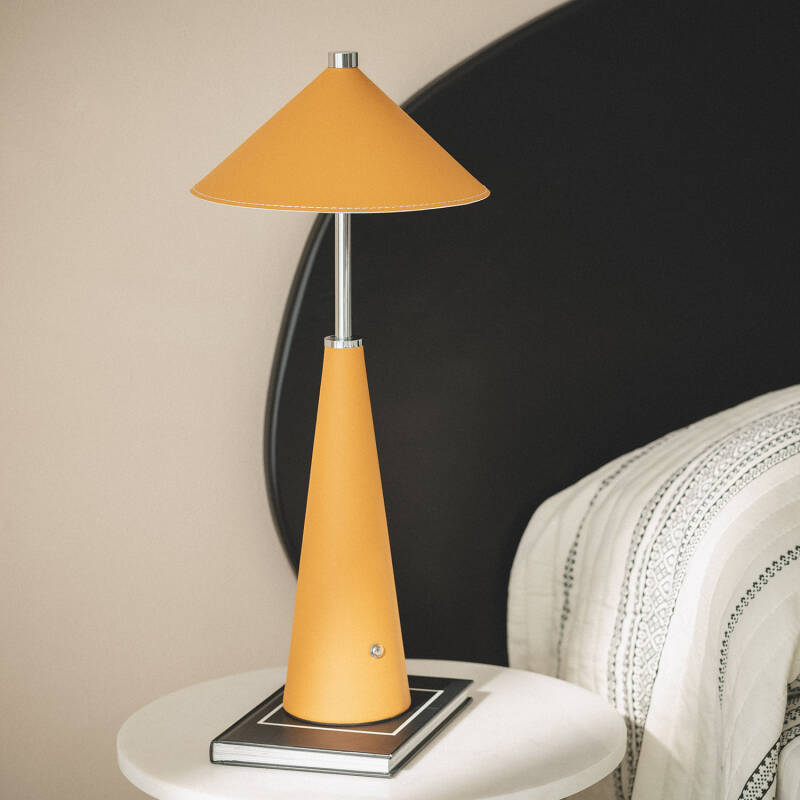 Candeeiro de Mesa LED Portátil em Couro e Metal com Bateria USB Recarregável Tyu Tule