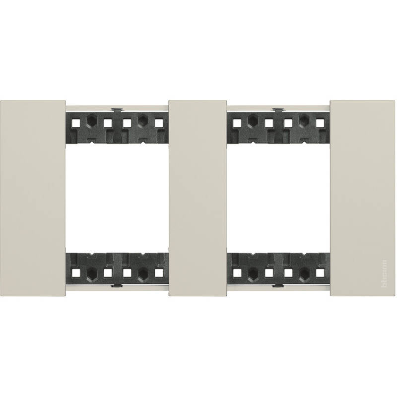 Moldura 2 x 2 Módulos BTicino Living Now KA4802M2K_