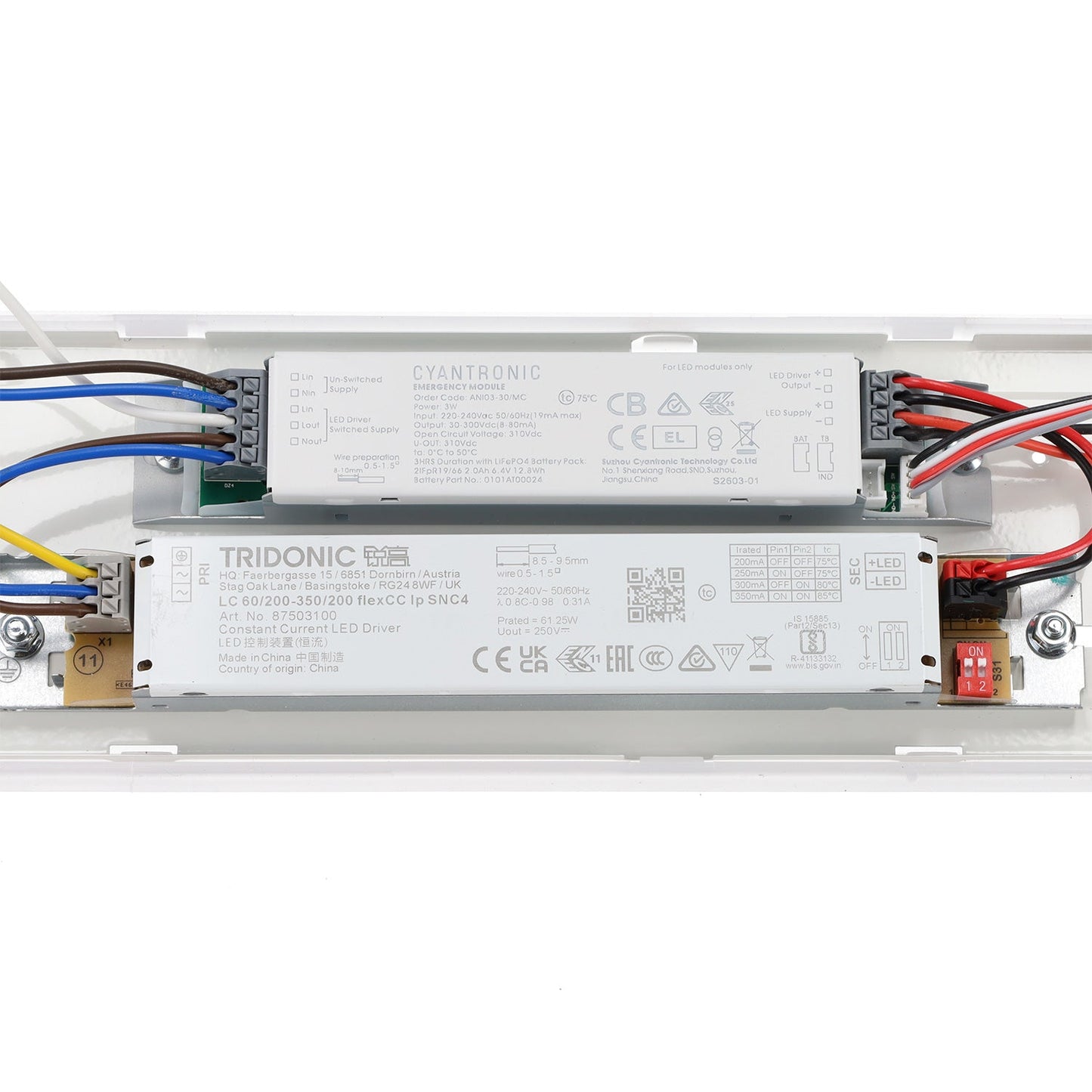 Kit de Emergência LED Impermeável e Interligável 60W 7200lm IP65 CCT (Temperatura de Cor Ajustável) 3000-6500K 110º Tridônico Re