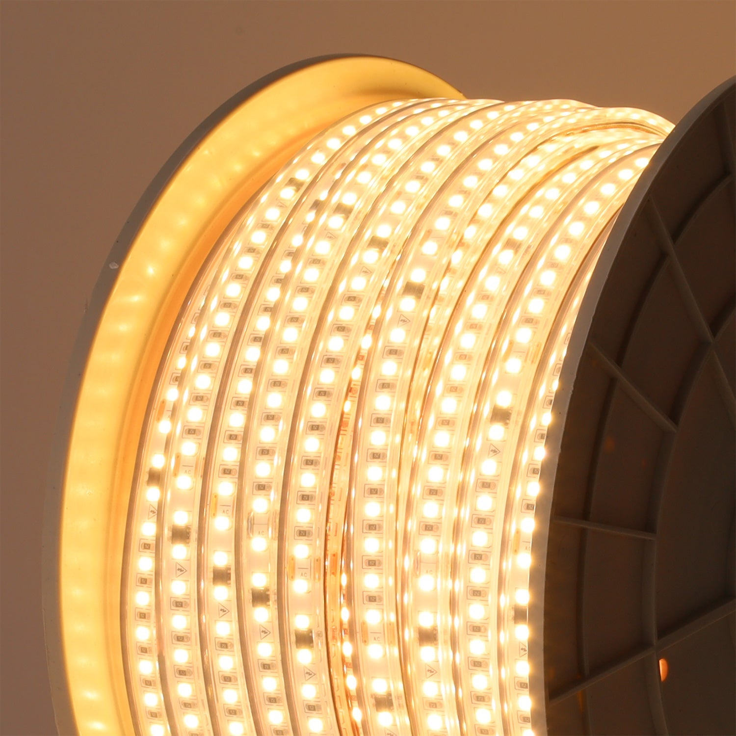 Fita de LED SMD 2835 Driver Livre 16W/M 1600Lm/M 220VAC IP65 6000ºK Rolo 50M